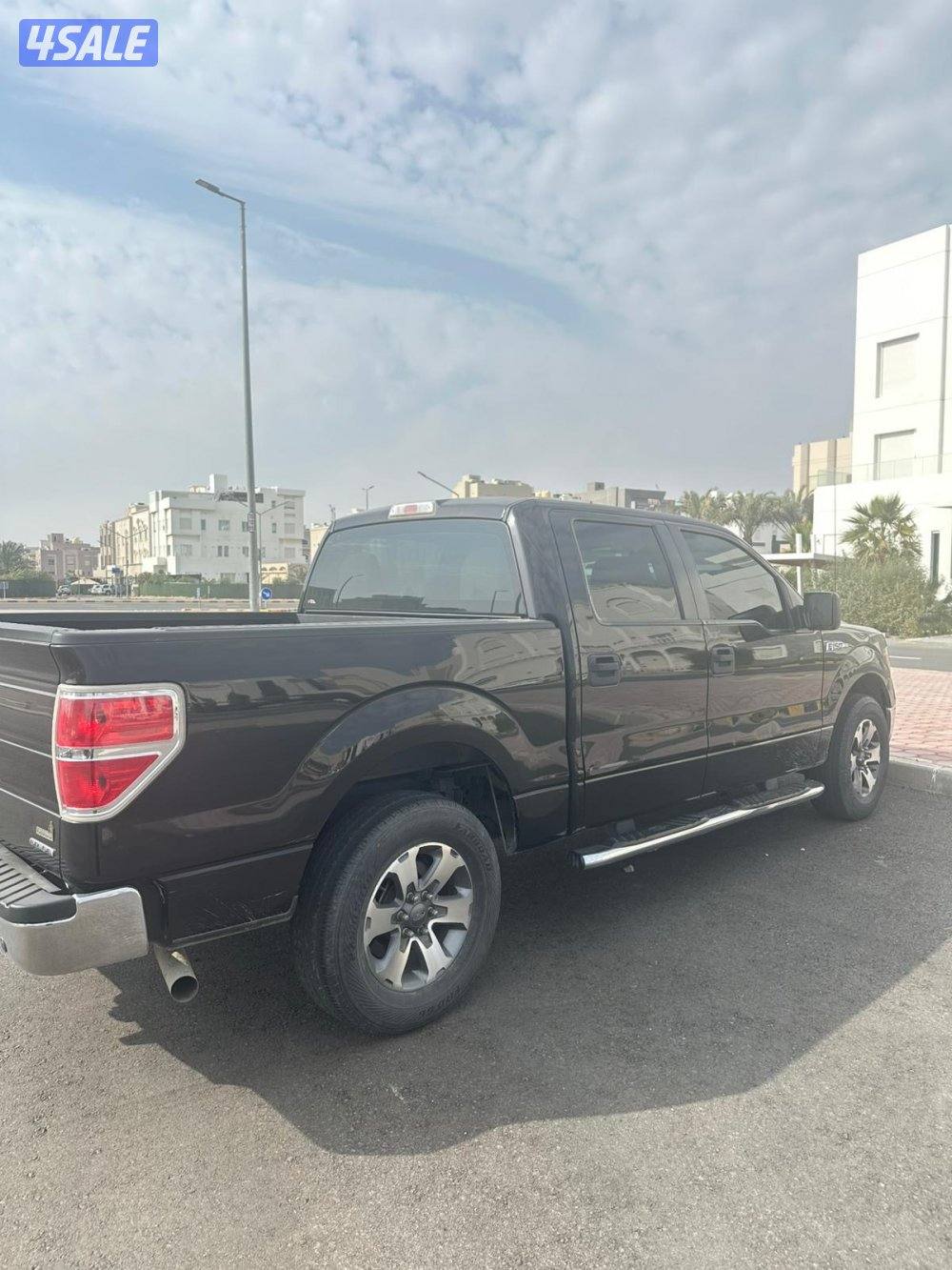 للبيع وانيت فورد موديل ٢٠١٤ شرط الفحص صبغ الوكاله0