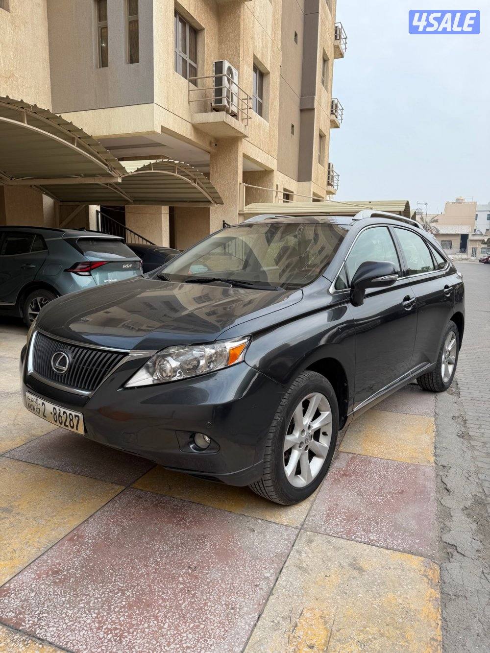للبيع لكزس RX 350 موديل 2011 ماشي 2120