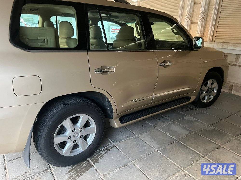 البيع جيب لكزس5