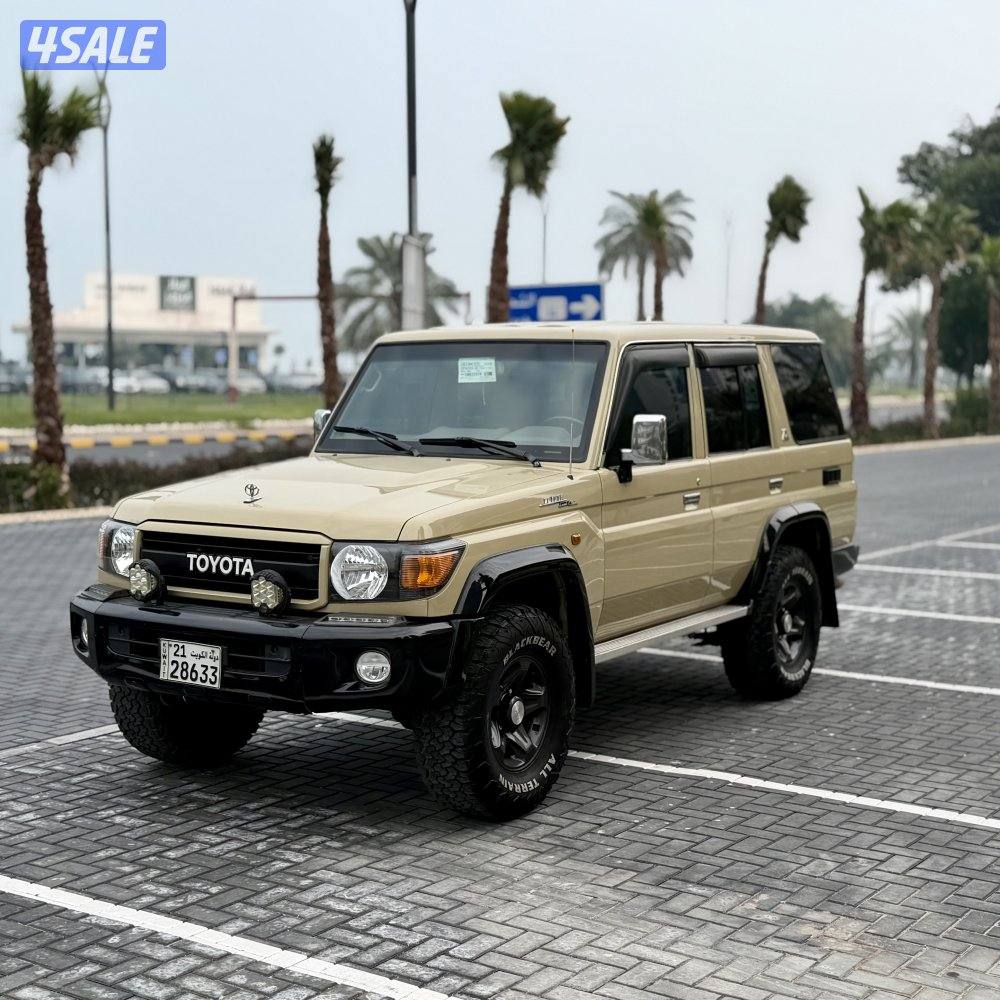 تويوتا لاندكروزر فئة ال 70 موديل 22 عداد 81 سيرفس منتظم بالوكاله2