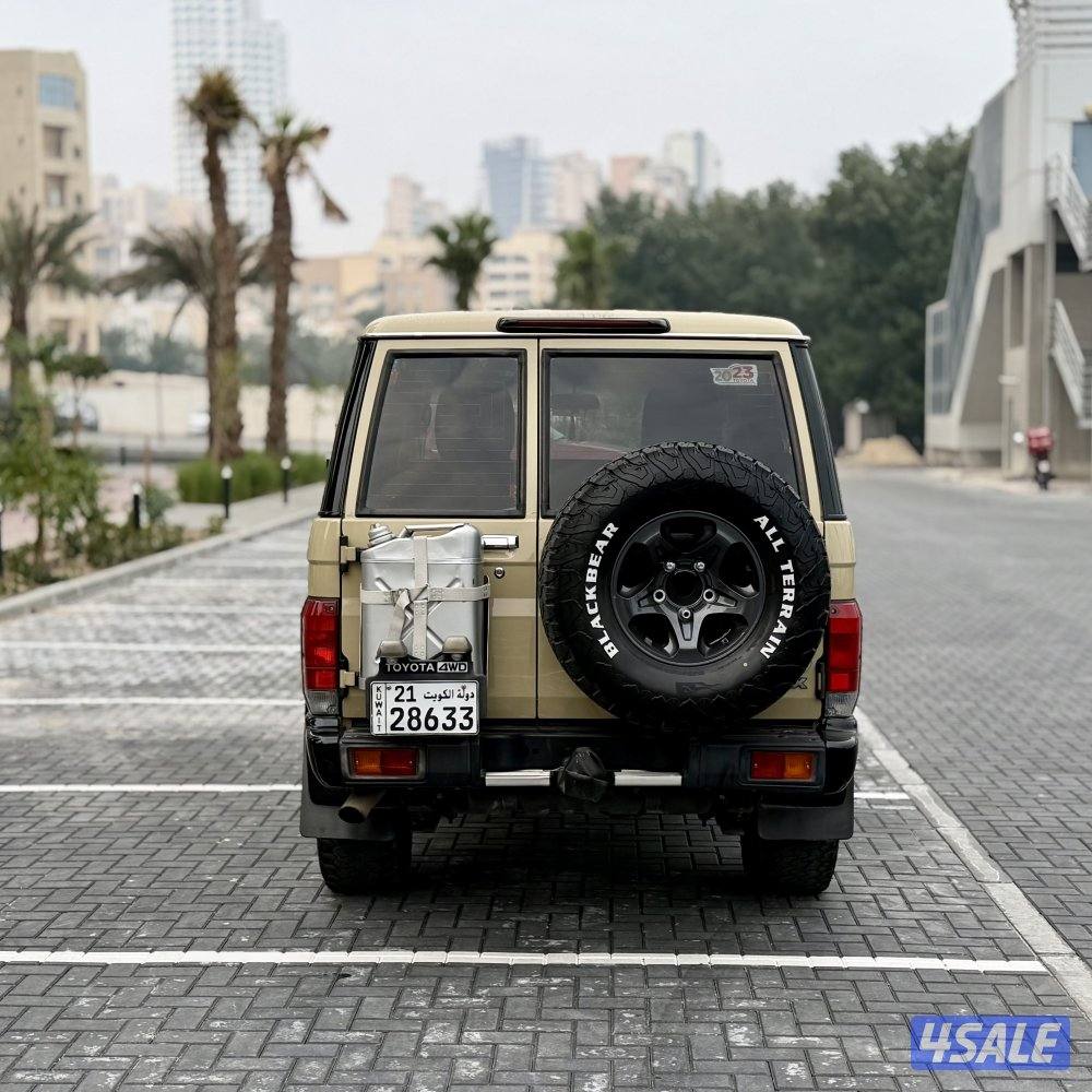تويوتا لاندكروزر فئة ال 70 موديل 22 عداد 81 سيرفس منتظم بالوكاله4