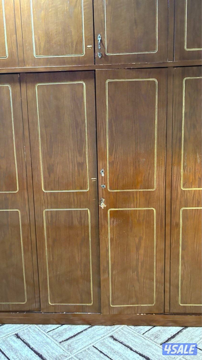 كبت لون البني 6 ابواب و اثنين تعليق و واحد تسفيط و في فوق دور ثاني1