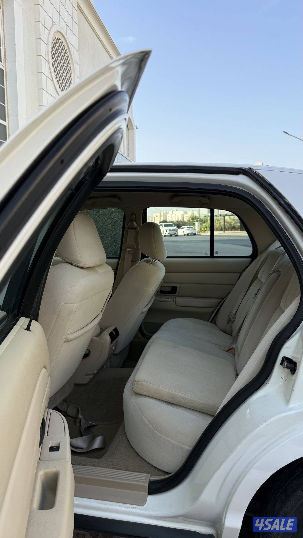 فورد فكتوريا 2010 صبغ الوكاله بالكامل10