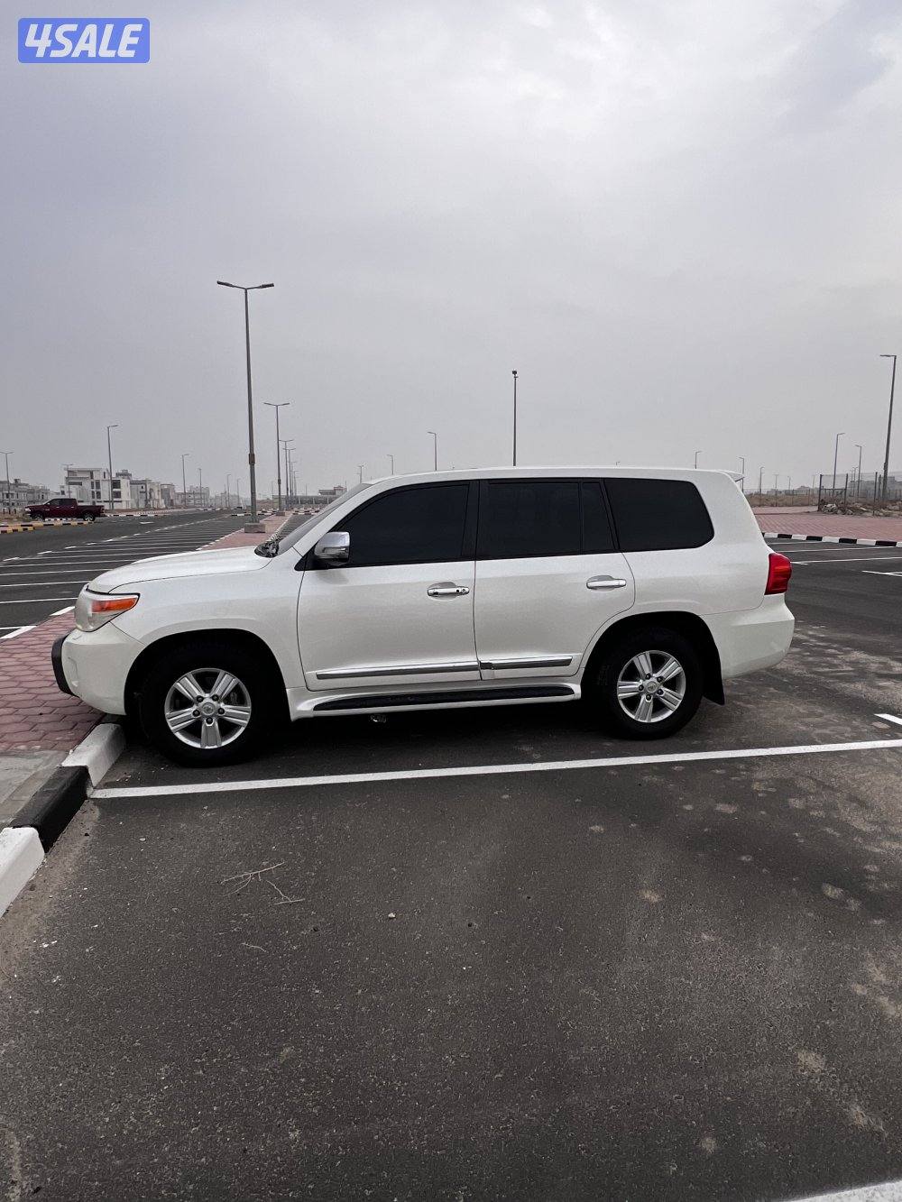 للبيع لاند كروز 2014 GX.R صبغ الوكالة شرط الفحص2