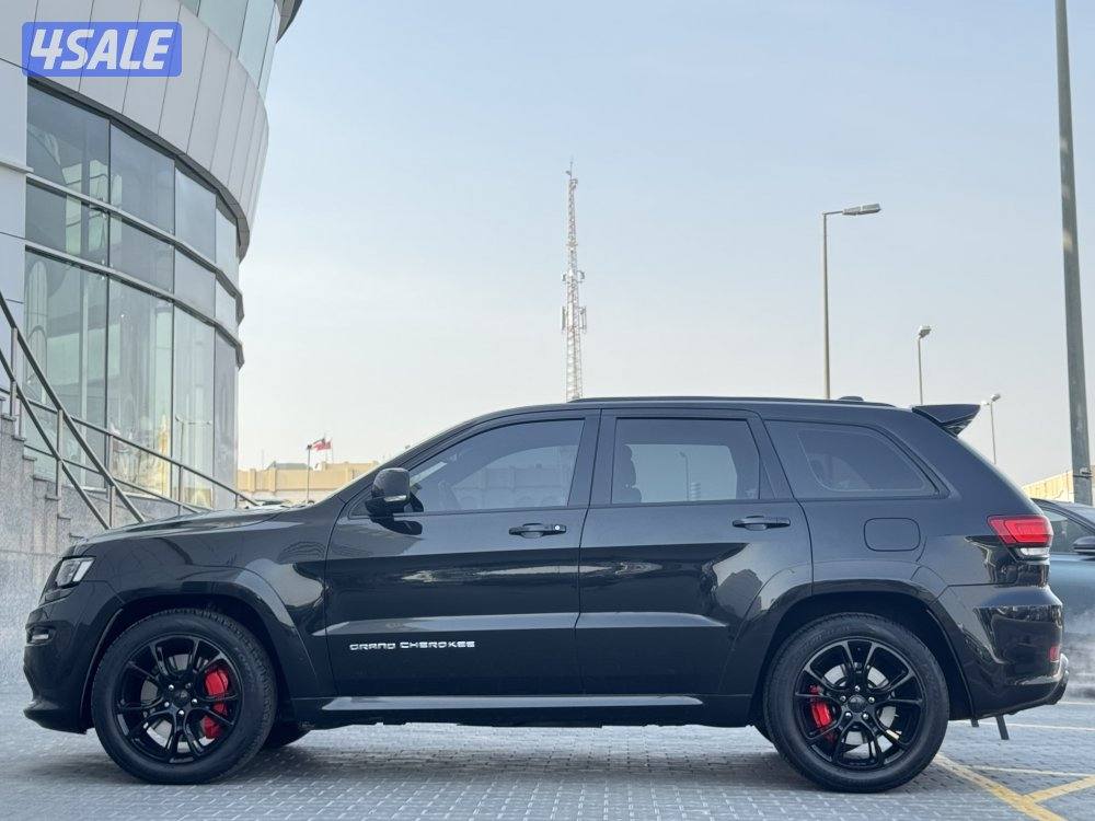 للبيع جيب جراند شيروكي SRT موديل 20162