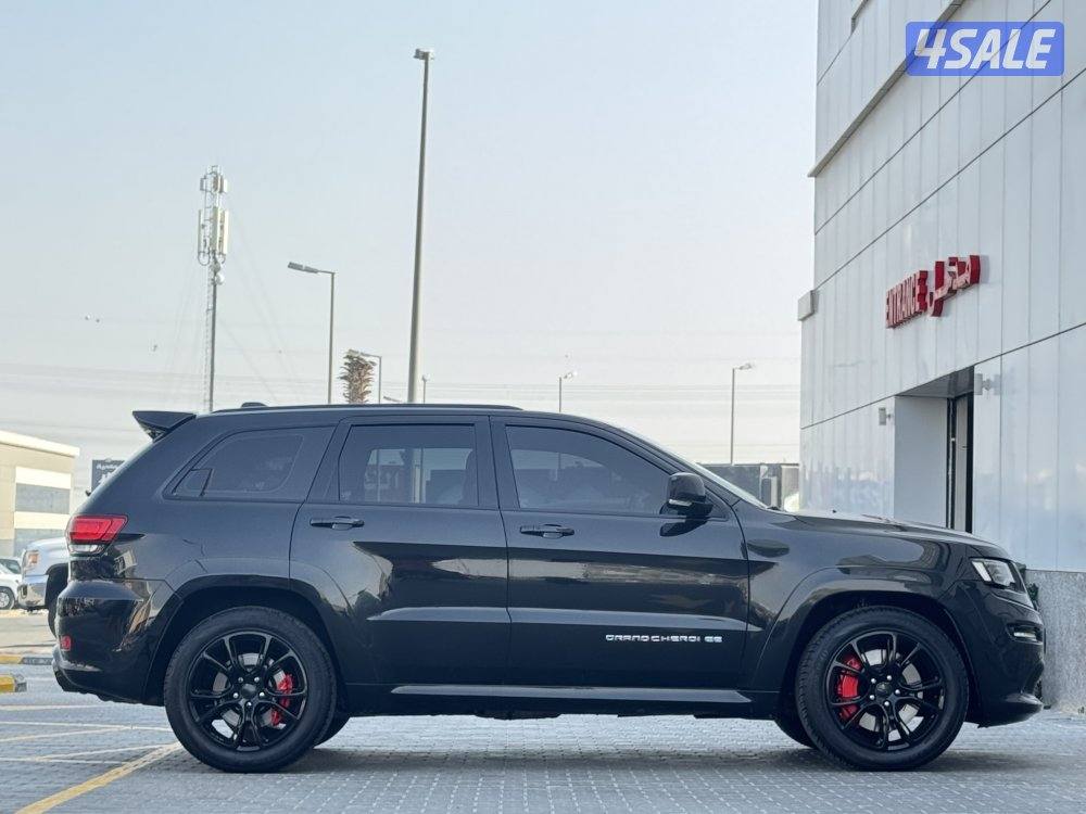 للبيع جيب جراند شيروكي SRT موديل 20163