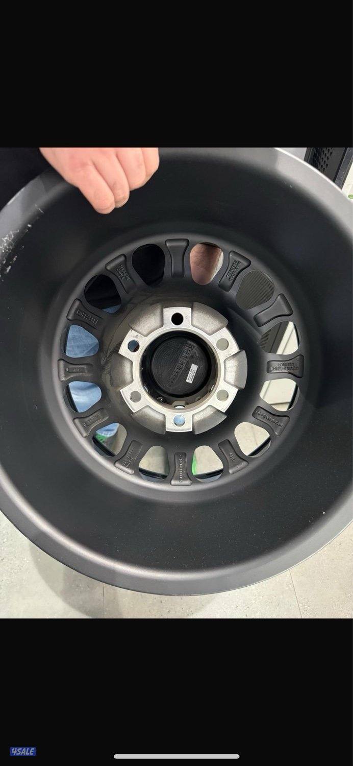 للبيع رنقات ميثود نازله من سيارتي مع توايرهم ورمناتهم وبراغيهم كامله0