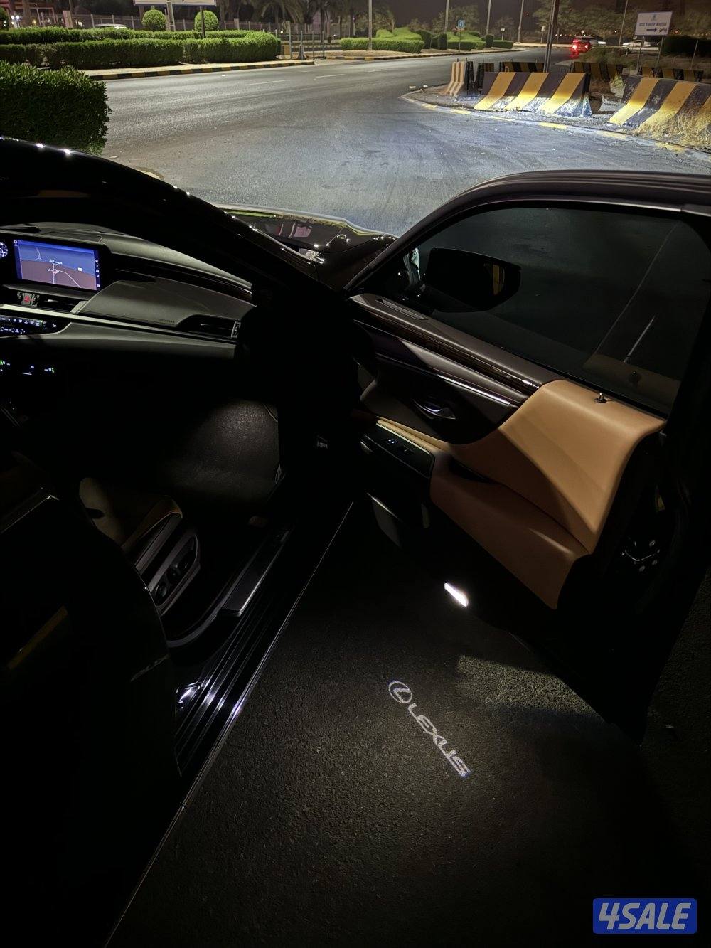 للبيع لكزس فئة 250 اعلى درجه3