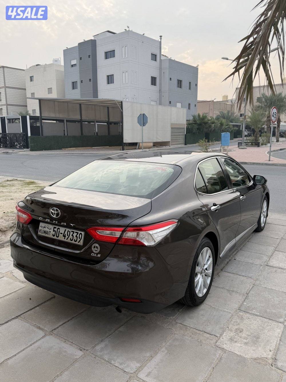 للبيع كامري 2018 صبغ وكاله عداد 1303