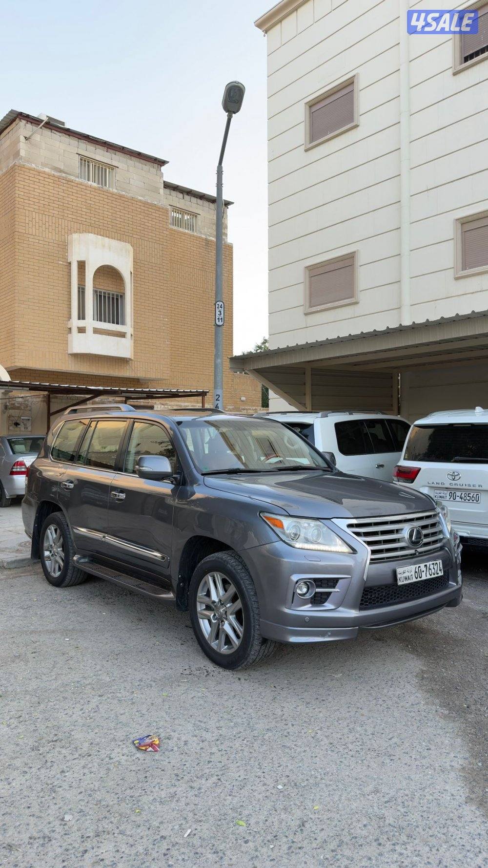 لكزس LX570 ٢٠١٣ الساير عداد ٣٦٠ ألف شرط الفحص صبغ وكاله كامل مواصفات0