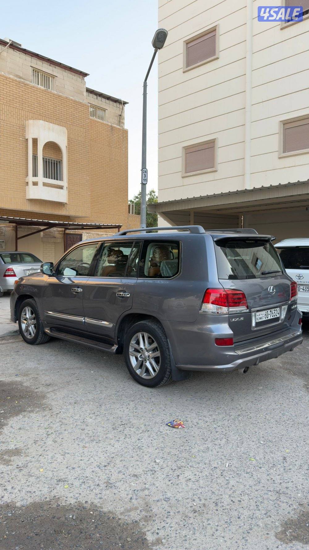 لكزس LX570 ٢٠١٣ الساير عداد ٣٦٠ ألف شرط الفحص صبغ وكاله كامل مواصفات1