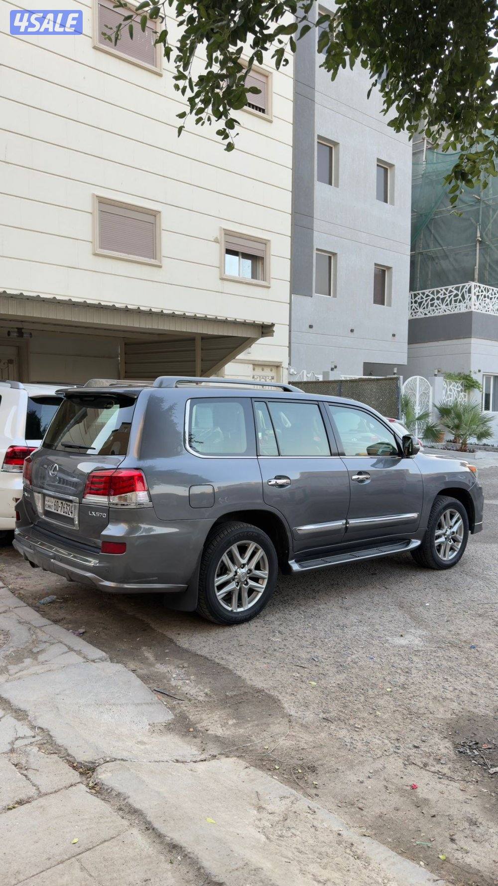 لكزس LX570 ٢٠١٣ الساير عداد ٣٦٠ ألف شرط الفحص صبغ وكاله كامل مواصفات2