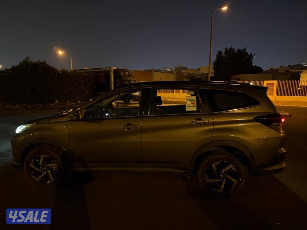 للبيع تيوتا رش الساير موديل 2020 عداد السيارة100 الف بحالة ممتازة3