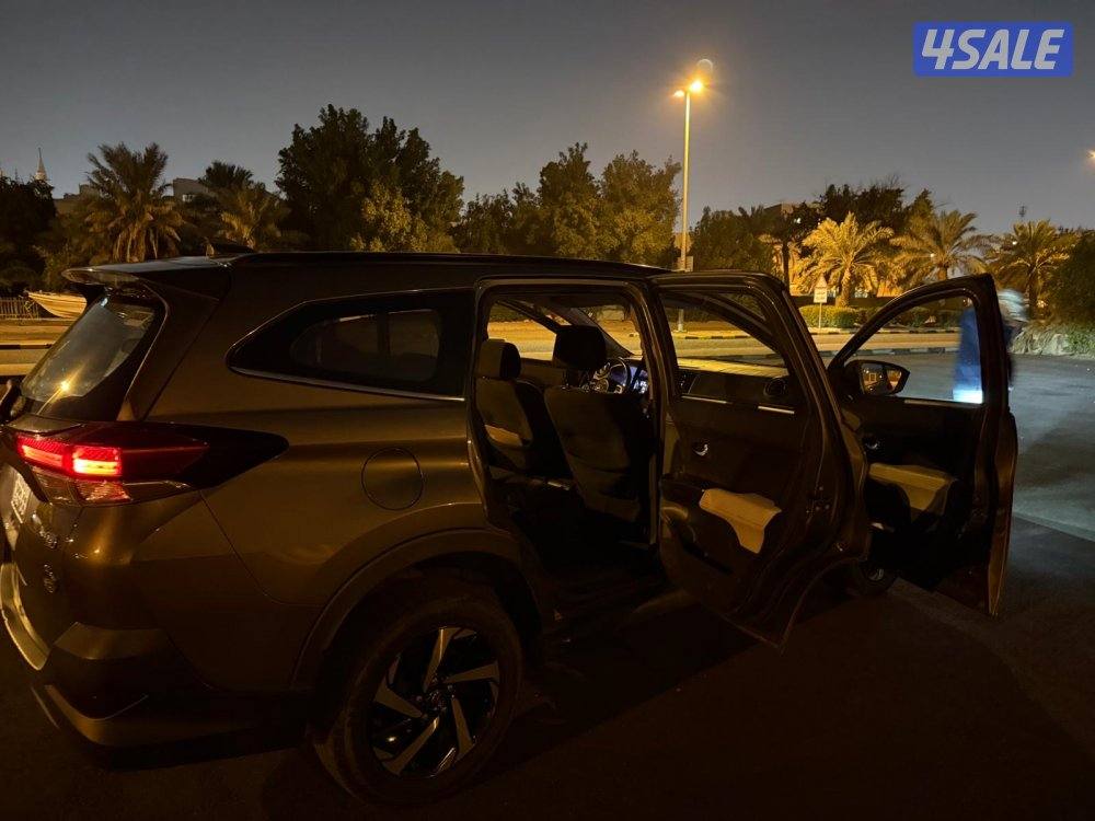 للبيع تيوتا رش الساير موديل 2020 عداد السيارة100 الف بحالة ممتازة5