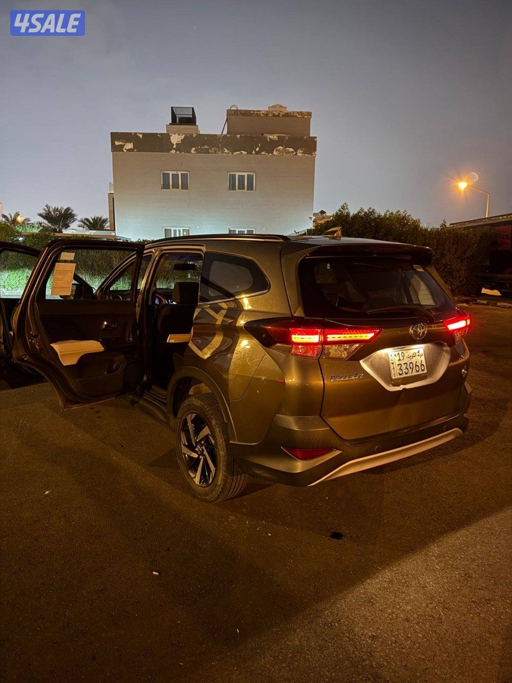 للبيع تيوتا رش الساير موديل 2020 عداد السيارة100 الف بحالة ممتازة6