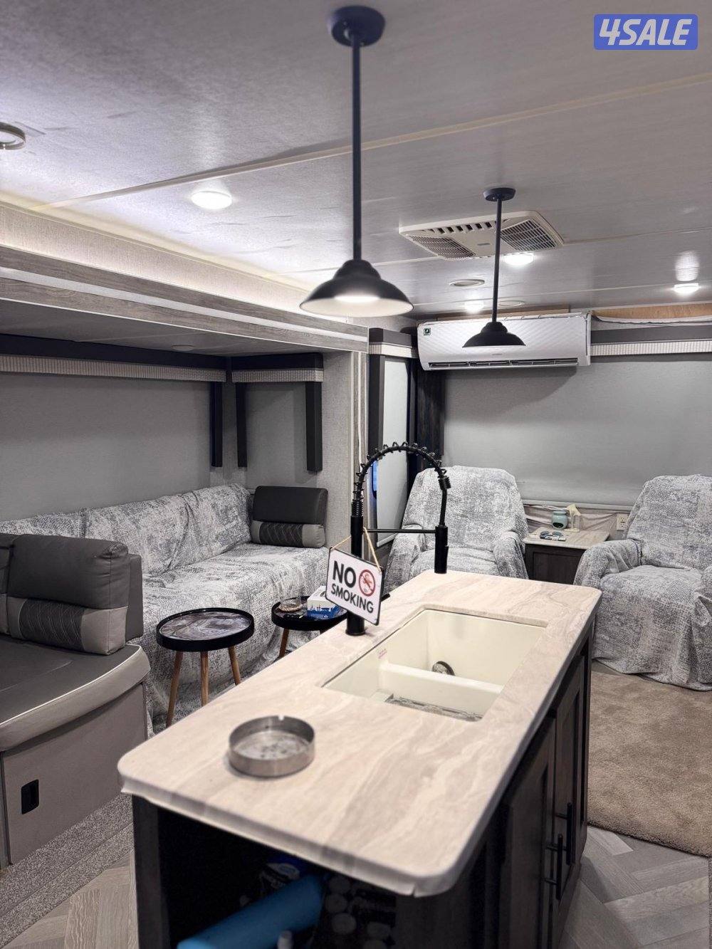 للبيع كرفان امريكي 34 قدم0