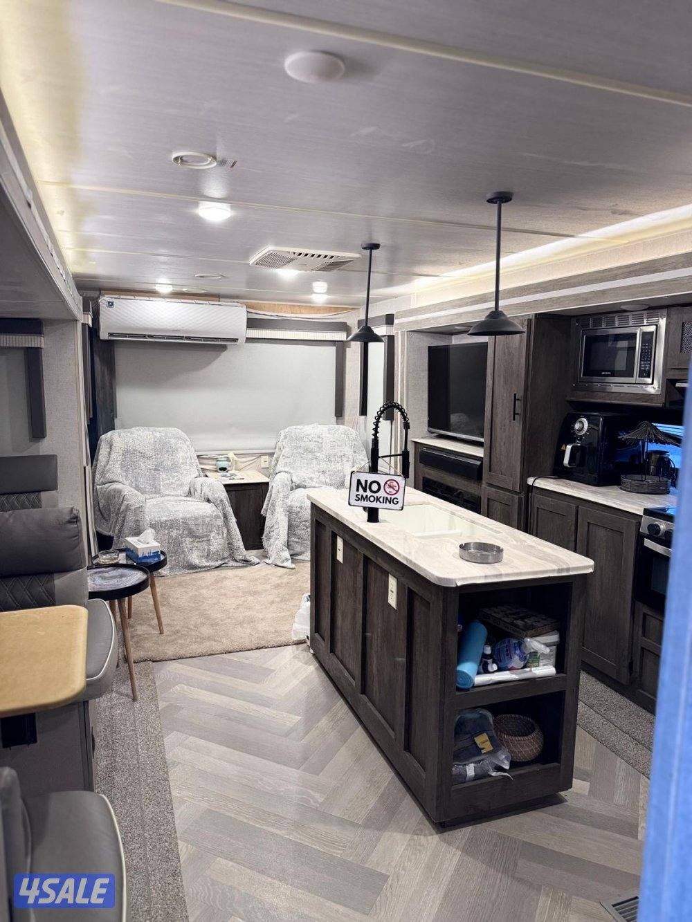 للبيع كرفان امريكي 34 قدم2