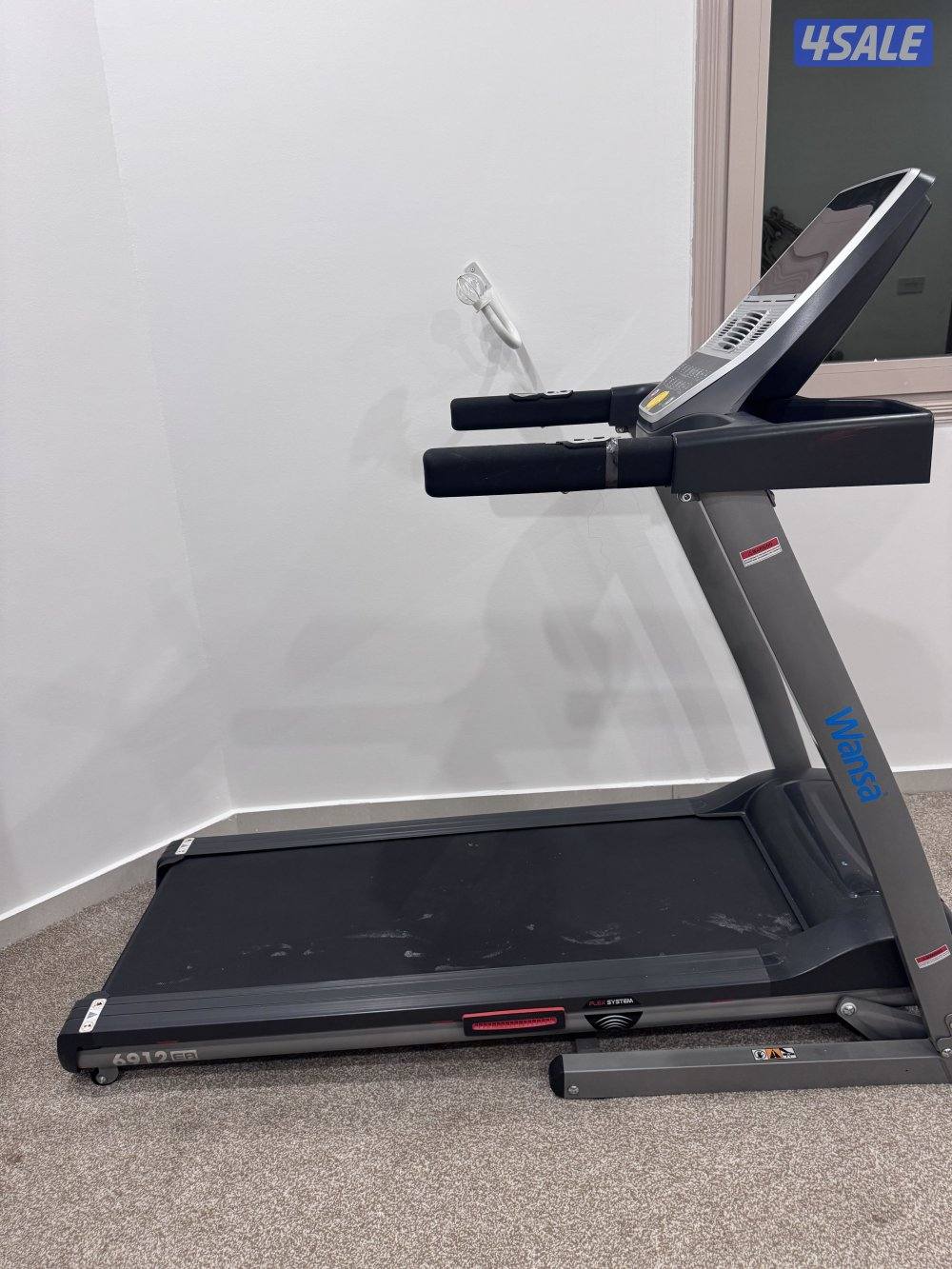 للبيع جهاز مشي ونسا0