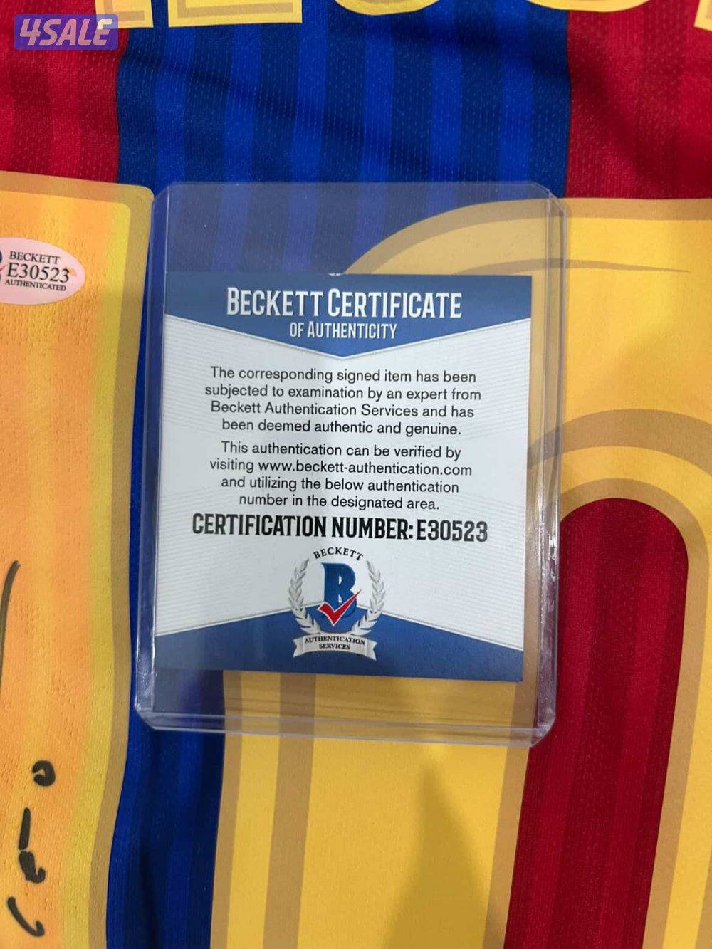 قميص موقع من الاعب ليونيل ميسي4