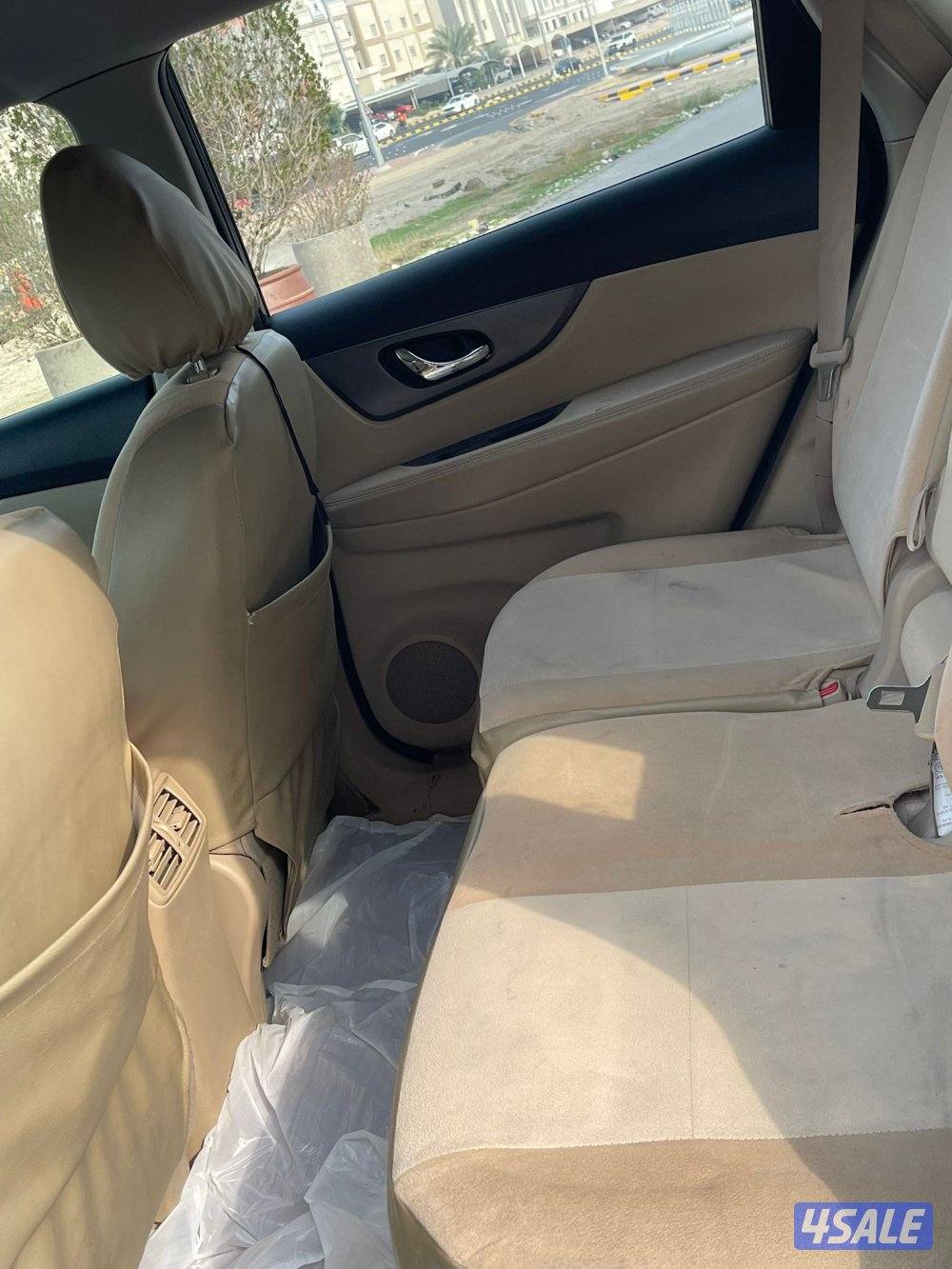 للبيع اكس تريل موديل 2015 جير وماكينة وشاصي شرط الفحص. دبل- سناسر خلفي2