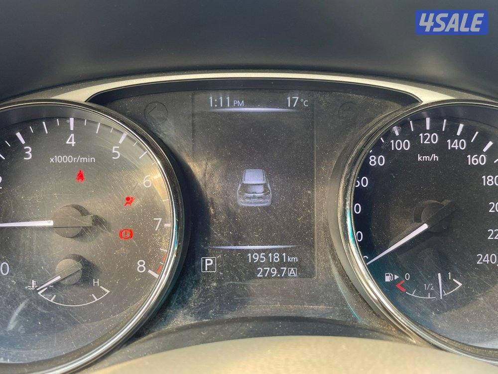 للبيع اكس تريل موديل 2015 جير وماكينة وشاصي شرط الفحص. دبل- سناسر خلفي3