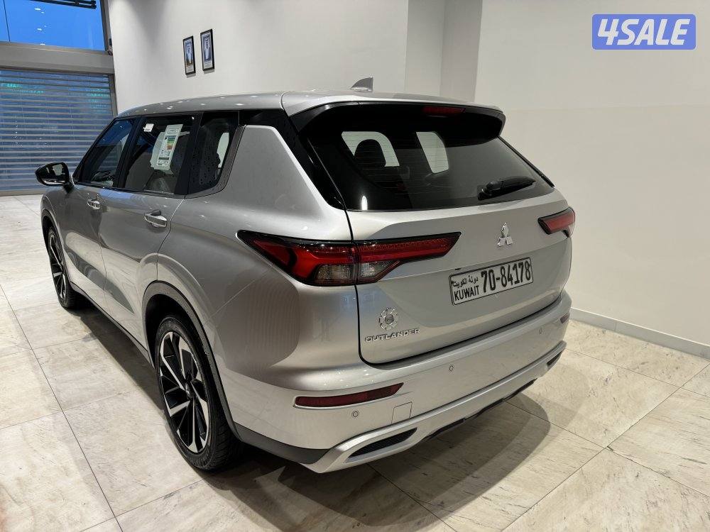 Mitsubishi Outlander1