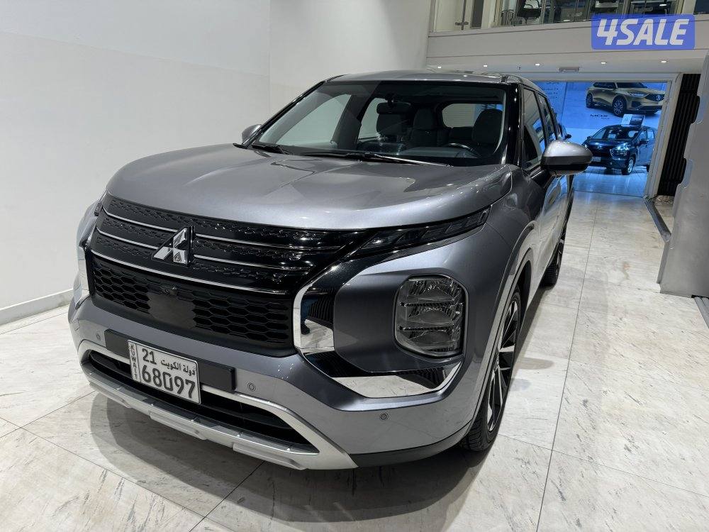 Mitsubishi Outlander0