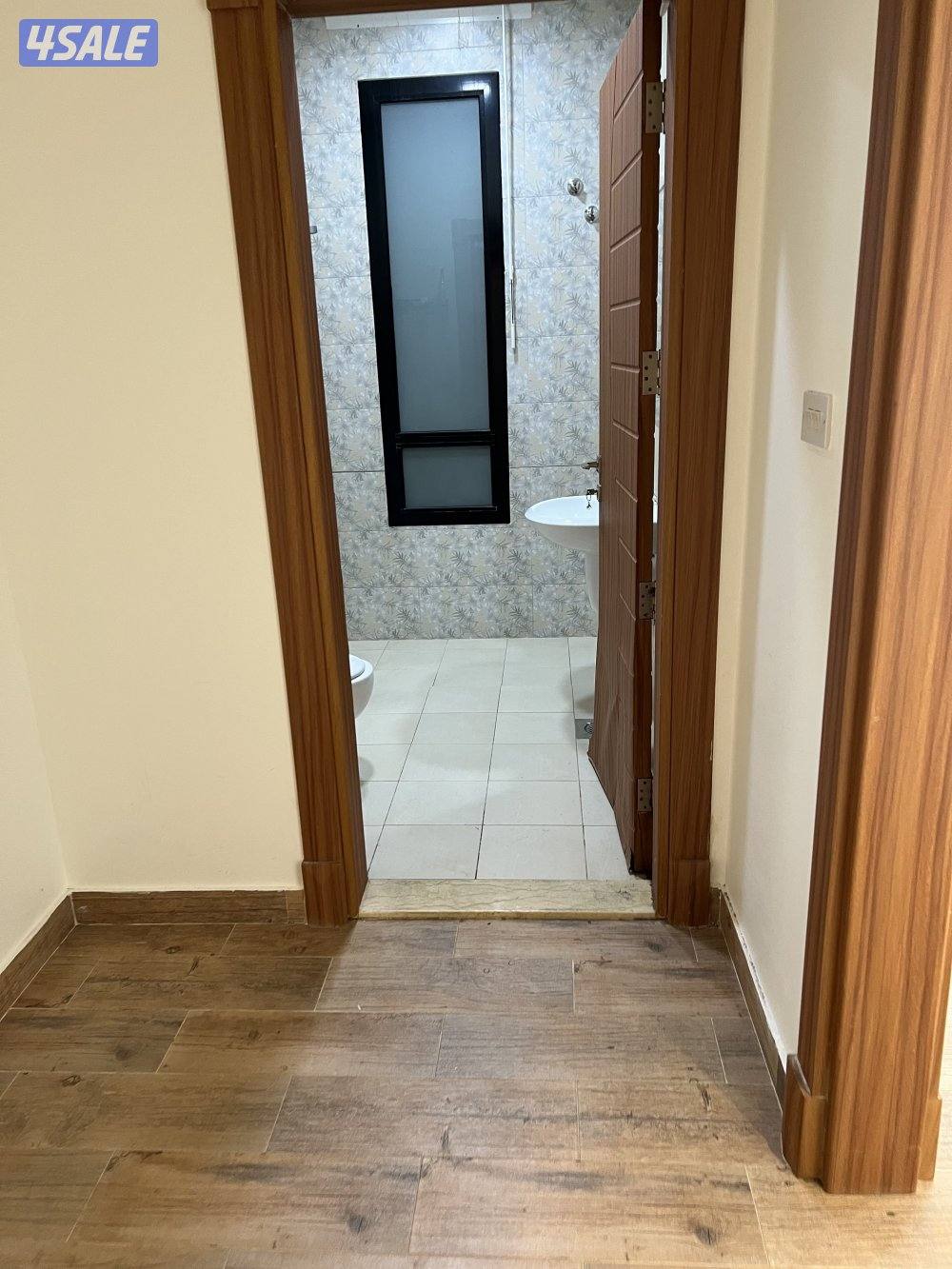 للإيجار شقة بغرب عبدالله المبارك1