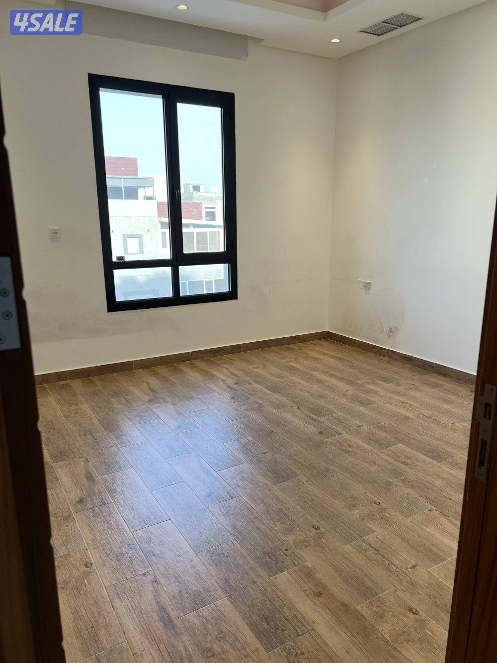 للإيجار شقة بغرب عبدالله المبارك4