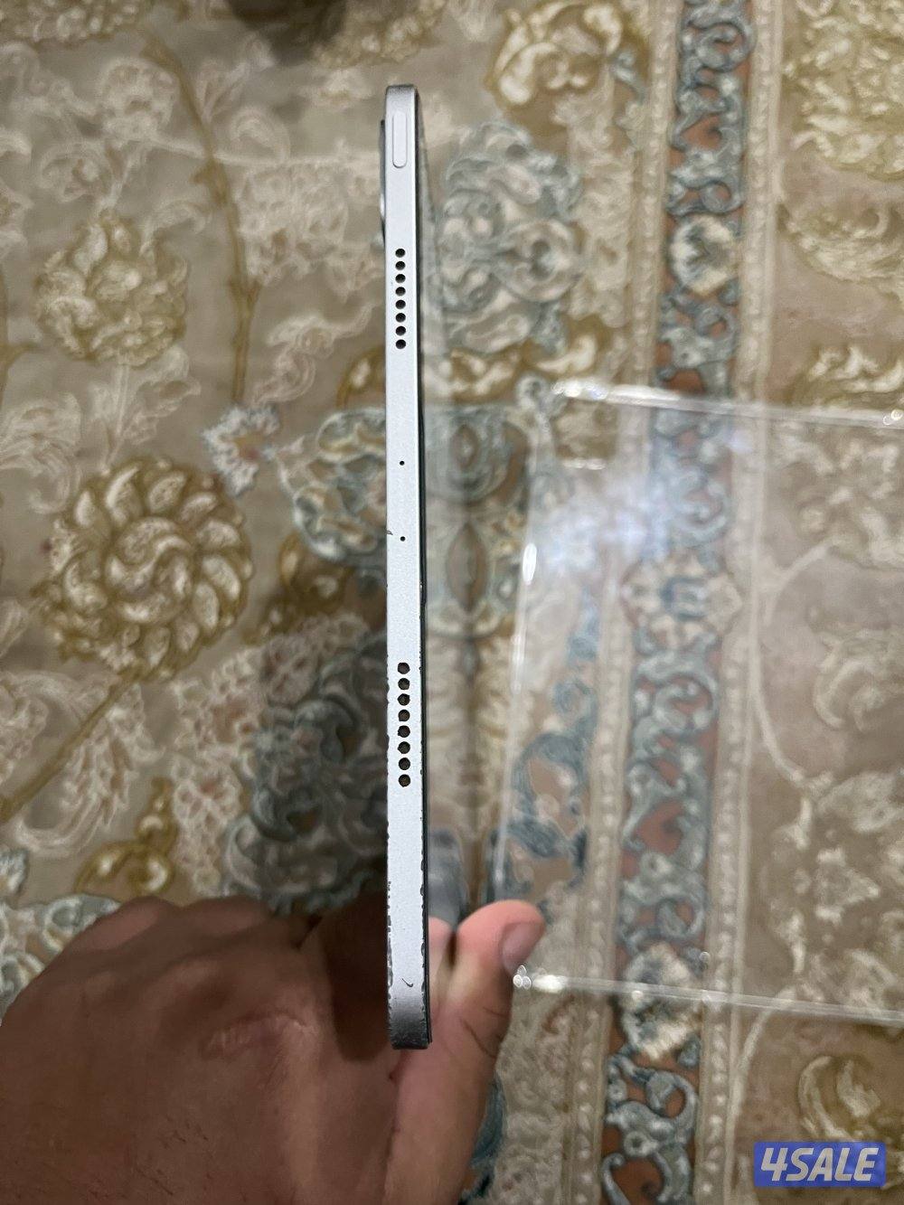 ايباد ابروm2 بوصه 11 قيقا128 مو مبدل شي6