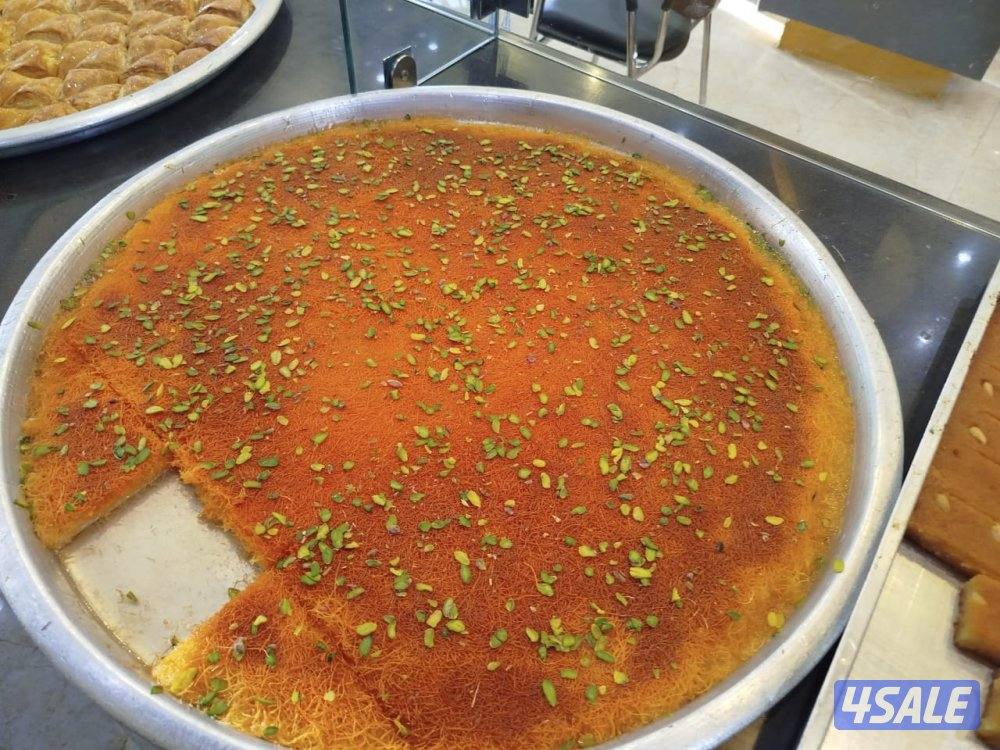 معلم حلويات  يبحث عن  عمل2