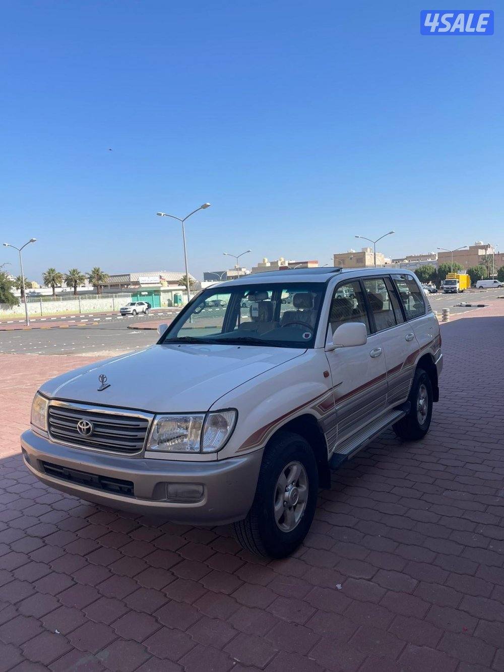 للبيع لاند كروزر موديل 2004  قير عادي اساس0