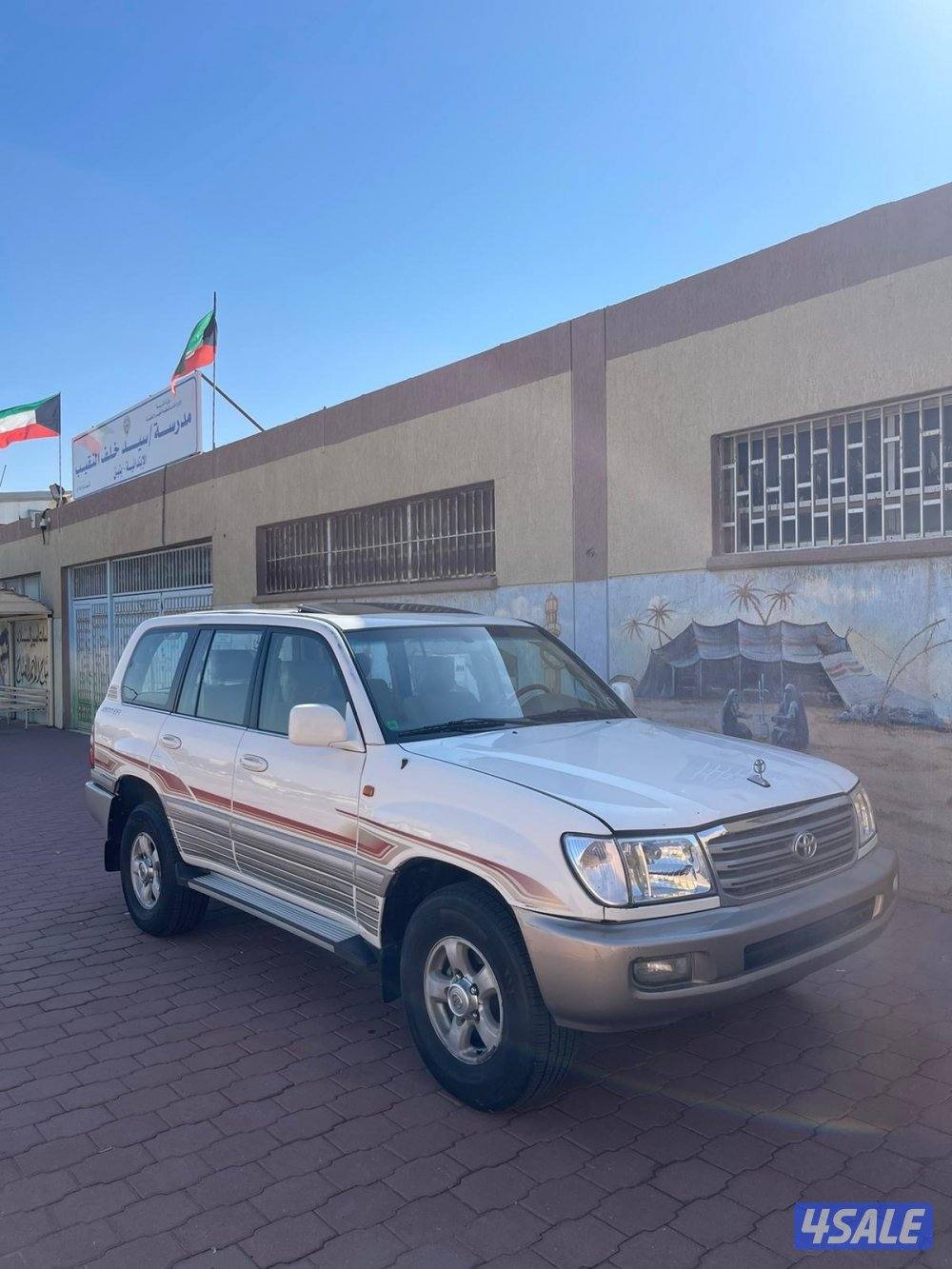 للبيع لاند كروزر موديل 2004  قير عادي اساس2