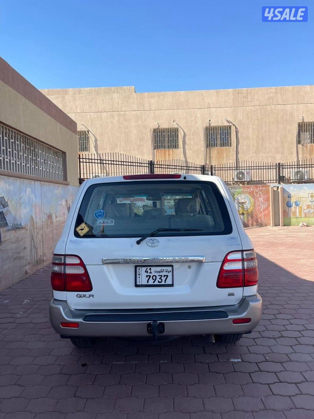 للبيع لاند كروزر موديل 2004  قير عادي اساس3