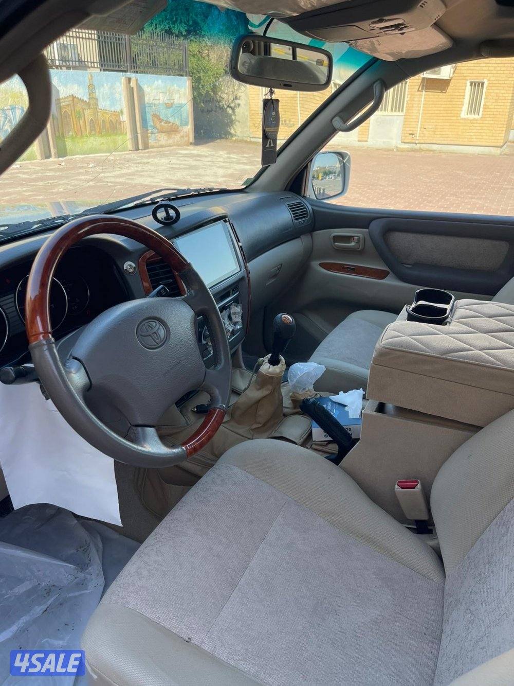 للبيع لاند كروزر موديل 2004  قير عادي اساس4