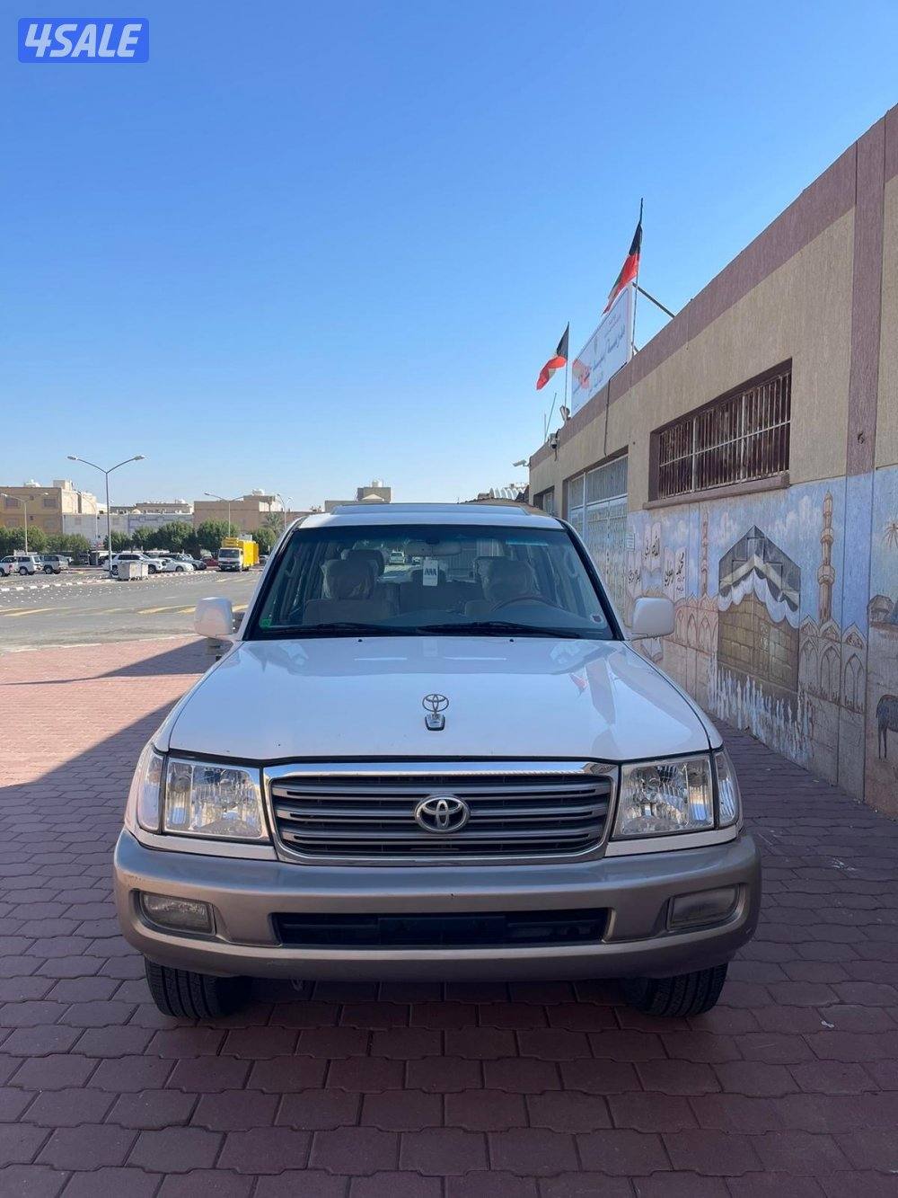 للبيع لاند كروزر موديل 2004  قير عادي اساس5