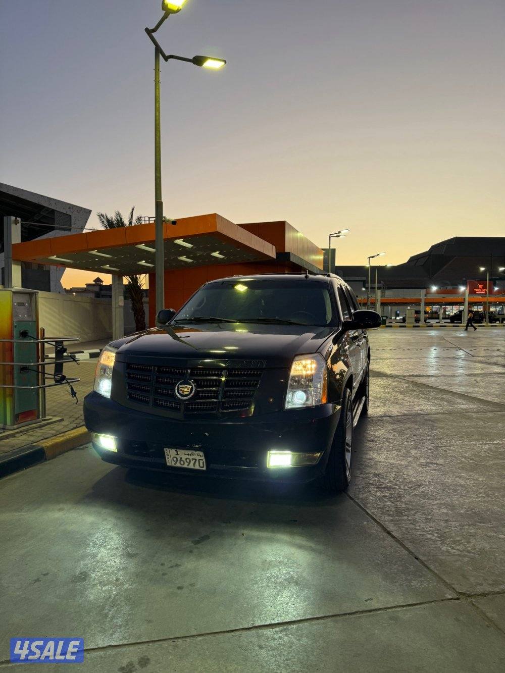 للبيع اعلى سعر اسكاليد ٢٠٠٧ ماشي ٢٥٥0