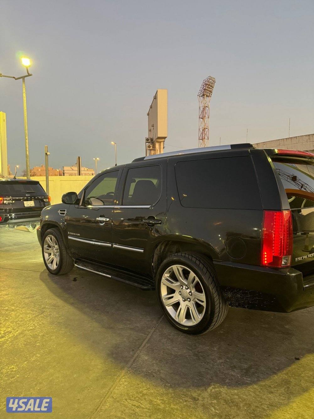 للبيع اعلى سعر اسكاليد ٢٠٠٧ ماشي ٢٥٥2