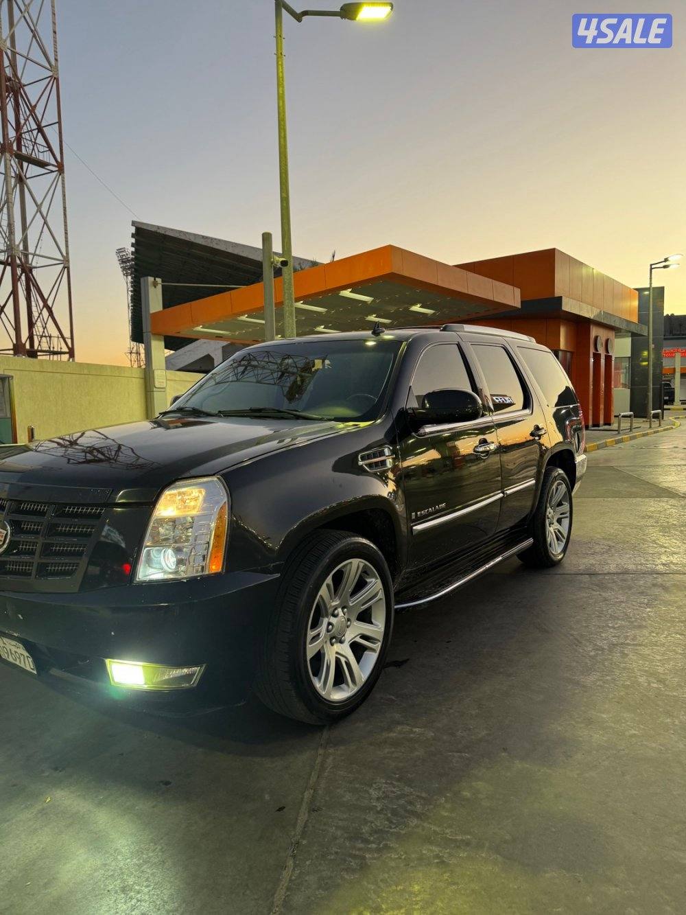 للبيع اعلى سعر اسكاليد ٢٠٠٧ ماشي ٢٥٥1