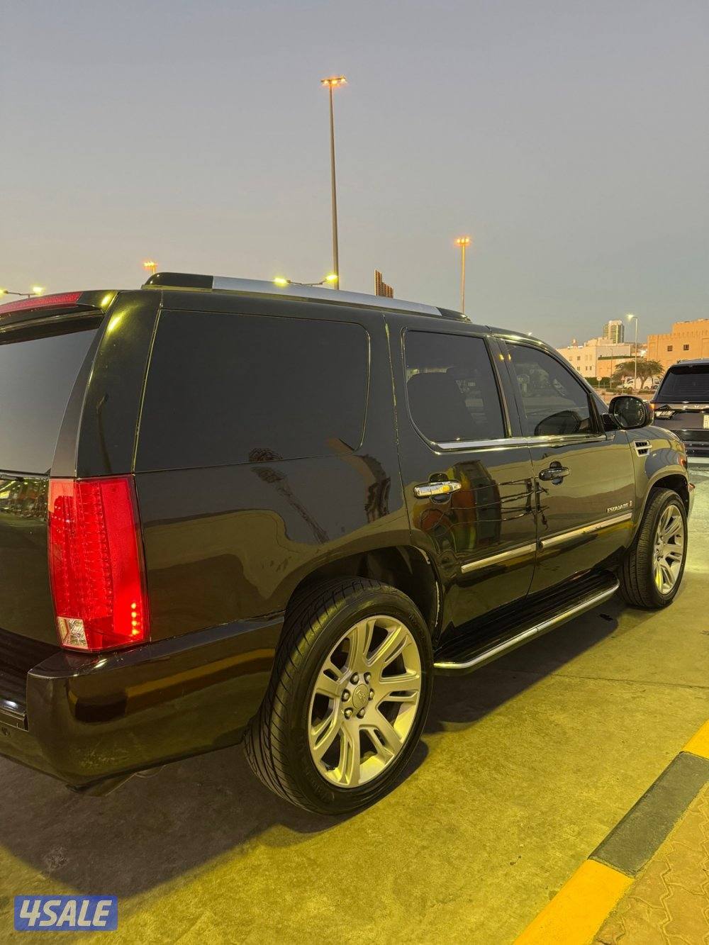 للبيع اعلى سعر اسكاليد ٢٠٠٧ ماشي ٢٥٥4