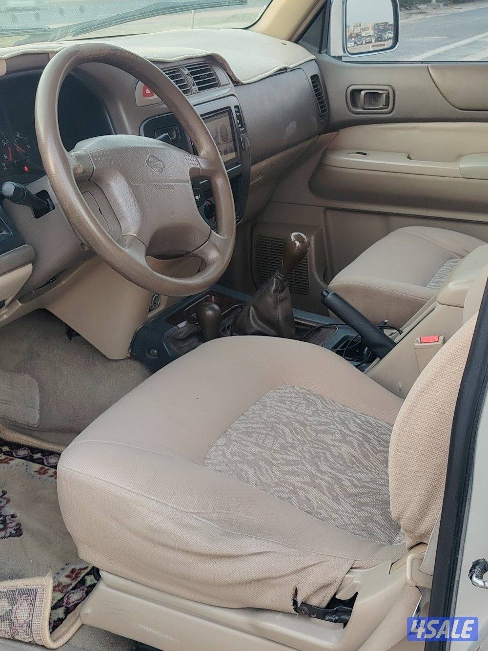 سفاري 2001 صبغ الوكاله ماعد قطعه فقط1