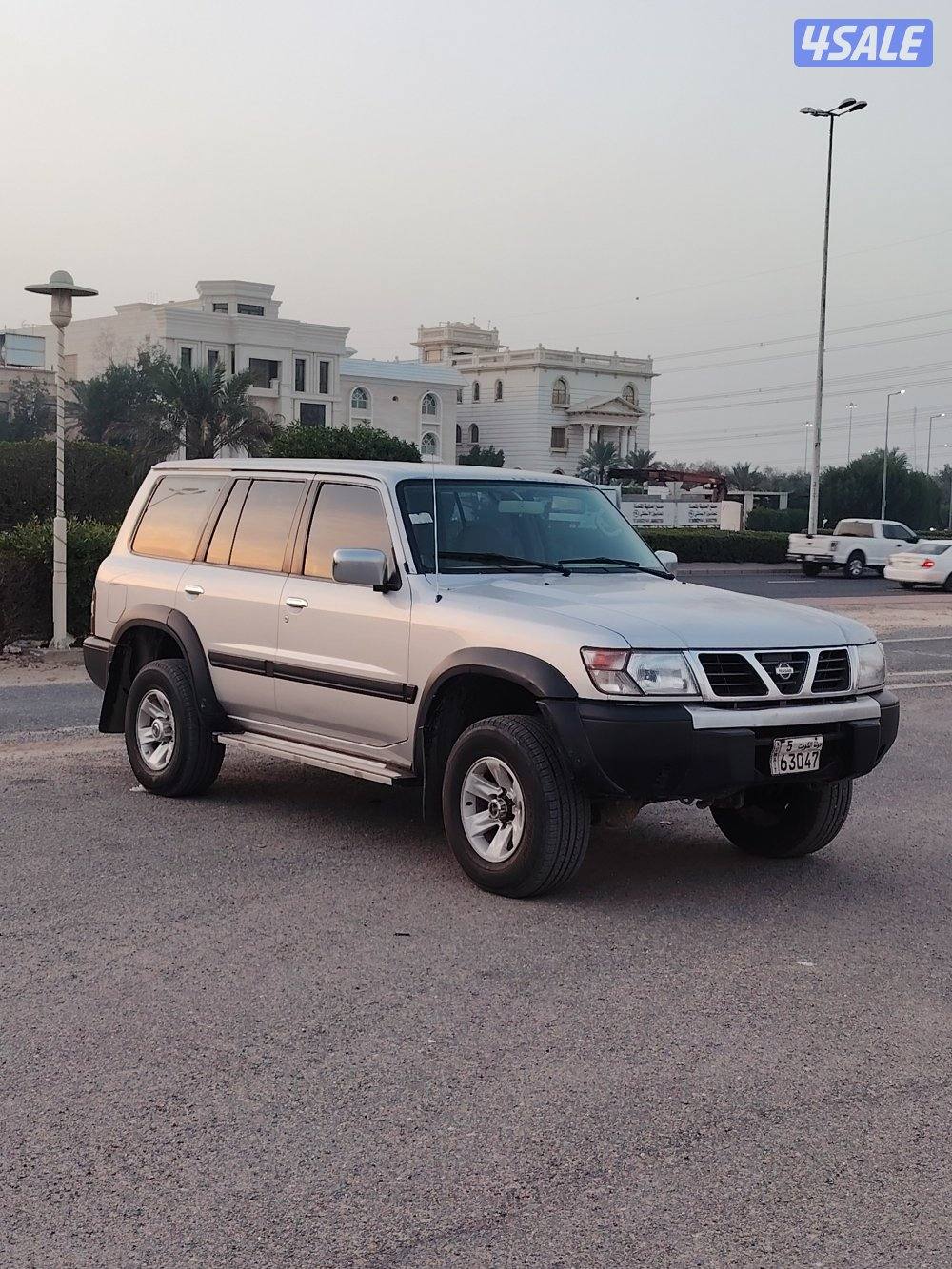 سفاري 2001 صبغ الوكاله ماعد قطعه فقط5