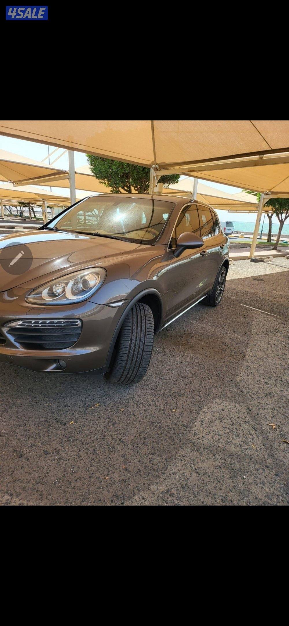 Porsche Cayenne S 2012

 S موديل 2012بورش كاين
‎   سلندر 8
فتحه 
نافيج0
