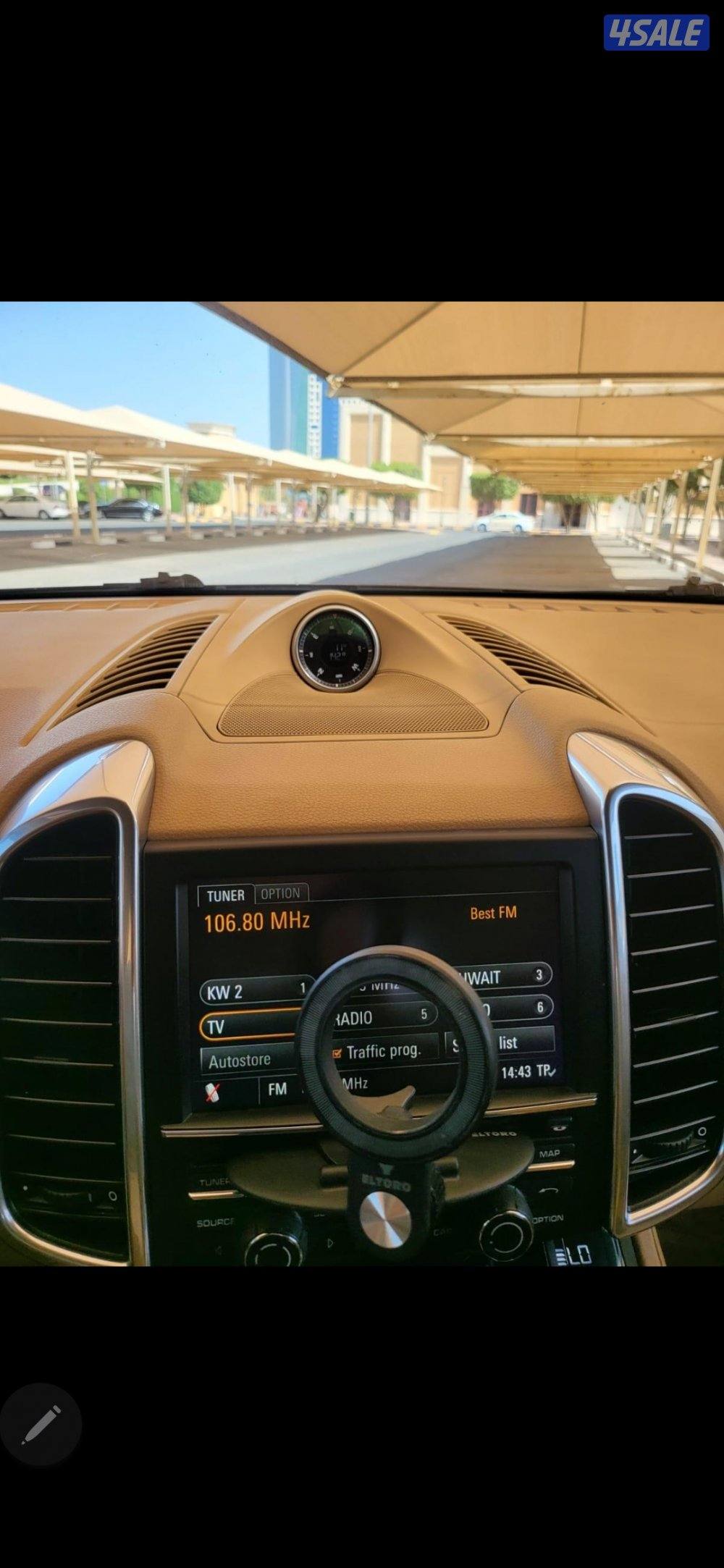 Porsche Cayenne S 2012

 S موديل 2012بورش كاين
‎   سلندر 8
فتحه 
نافيج9