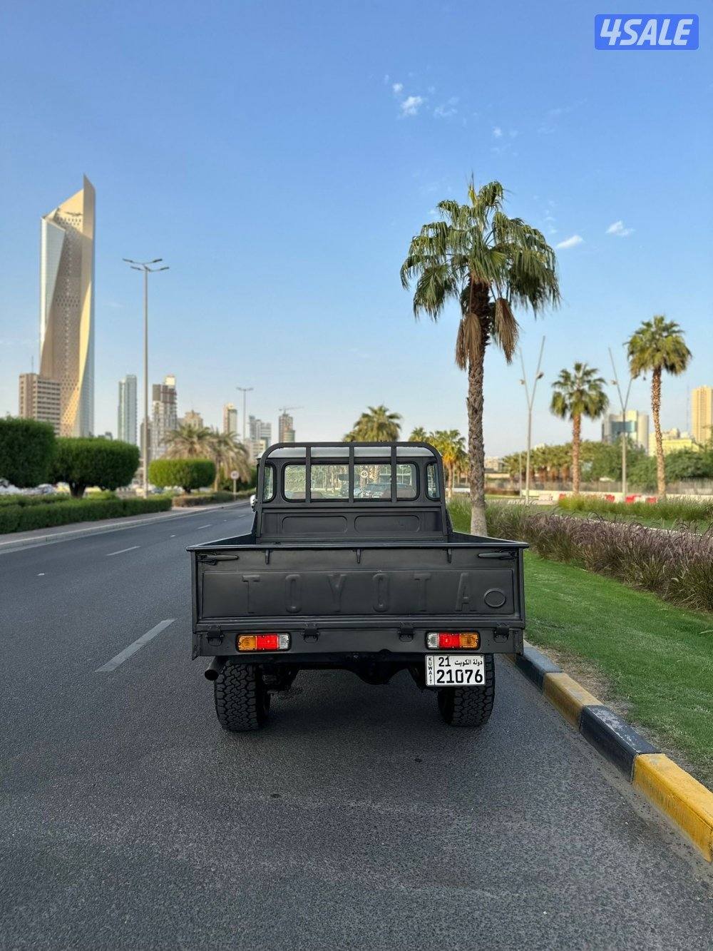 للبيع  تيوتا شاص موديل ١٩٨٢  مجدد بالكامل قير عادي2