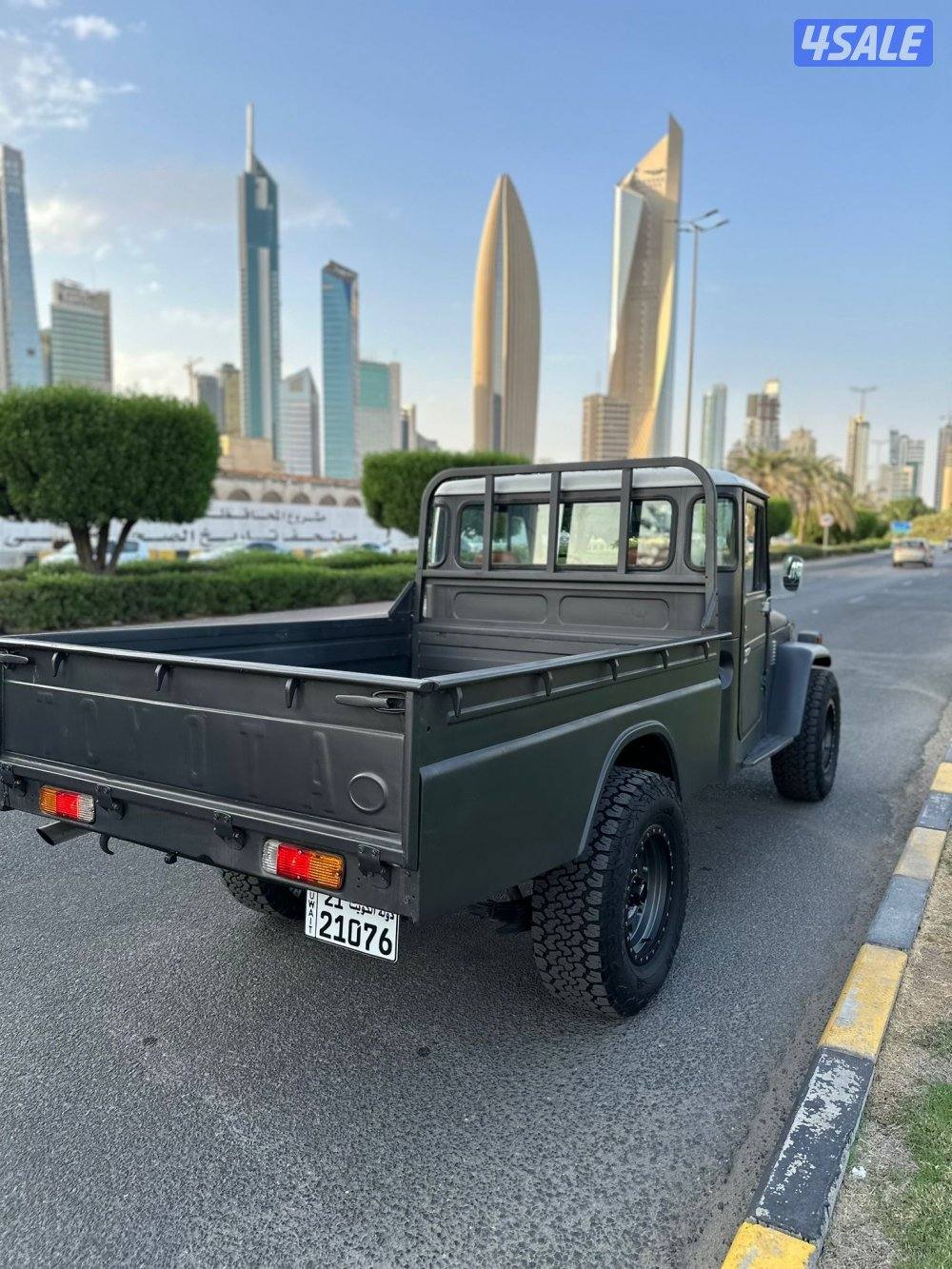 للبيع  تيوتا شاص موديل ١٩٨٢  مجدد بالكامل قير عادي4