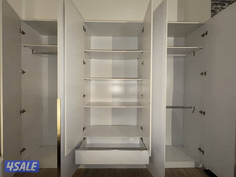 للبيع اثاث غرفه نوم شبه جديد و بحاله جيده2