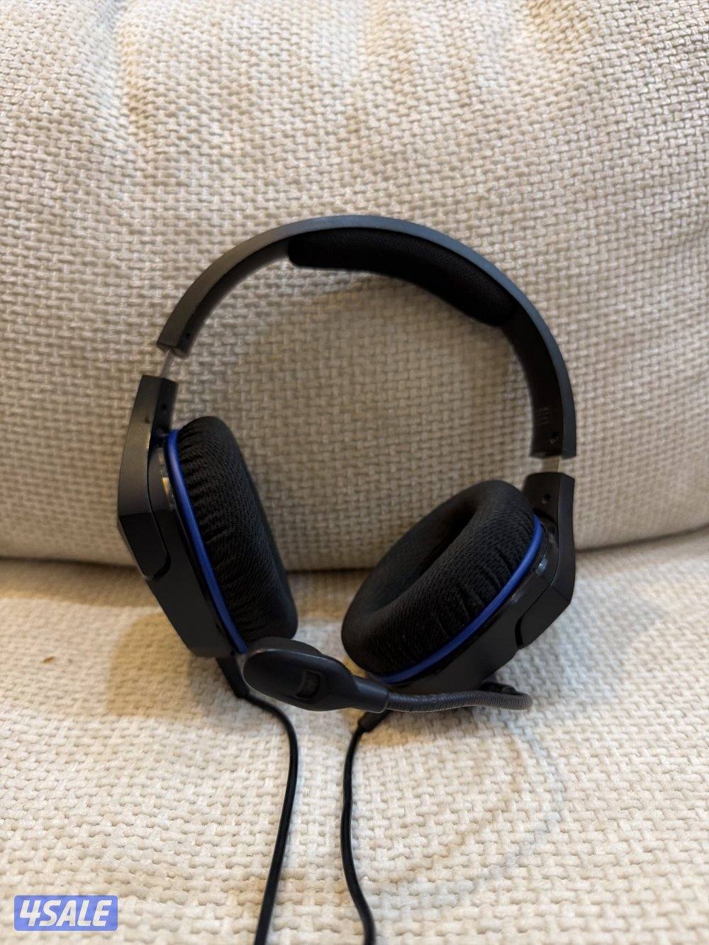 Used clean good speaker mic works good for games0