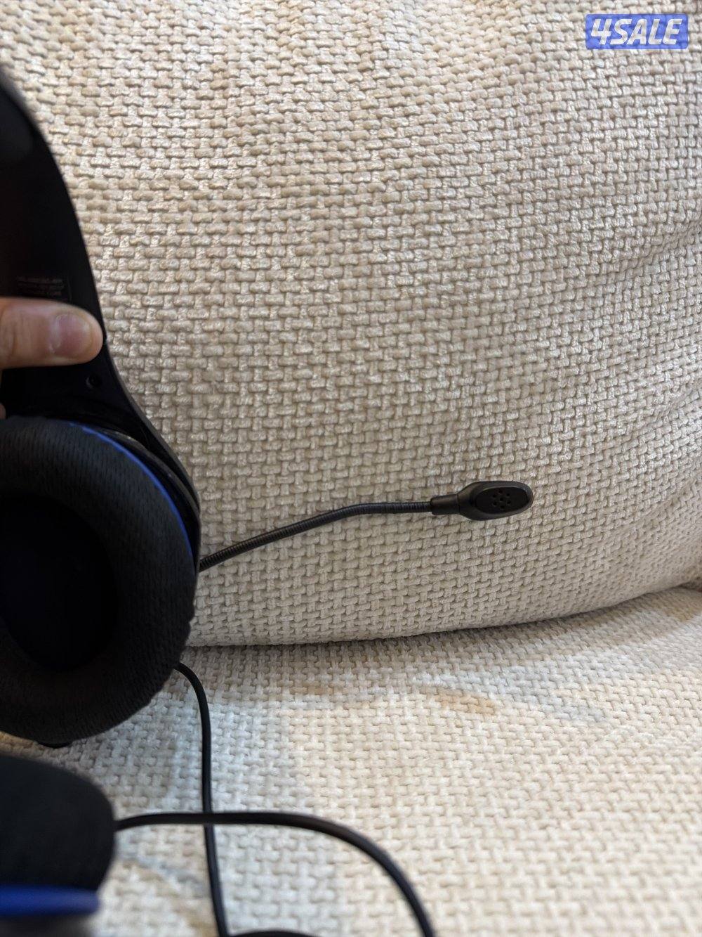 Used clean good speaker mic works good for games4