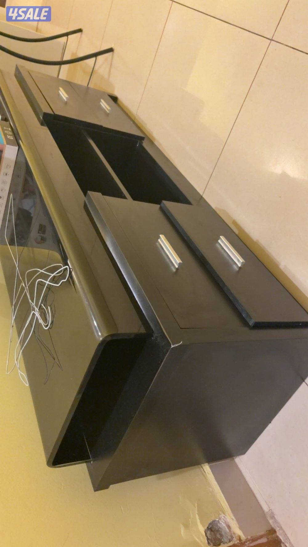 طوله خشب وزجاج التلفزيون1